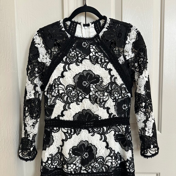 Alexis Sheena Black & White Floral Guipure Lace Tiered Mini Dress M - Picture 7 of 14